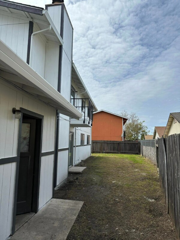 2850 Burlington Pl in Stockton, CA - Building Photo - Building Photo