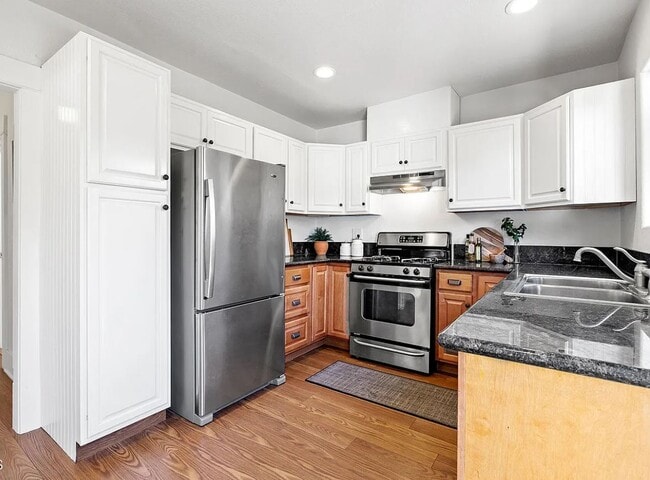 property at 923 N Soldano Ave