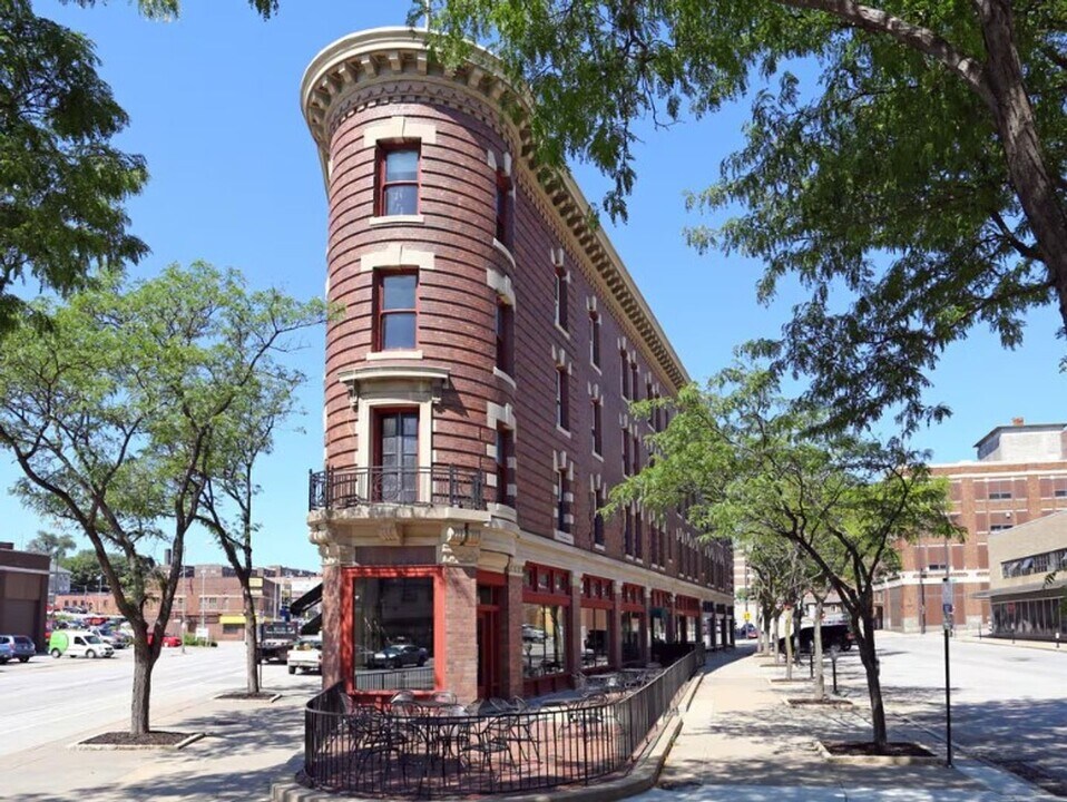 1722 St Marys Ave in Omaha, NE - Building Photo