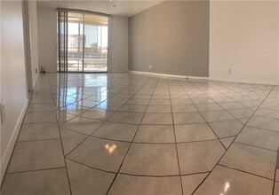 404 NW 68th Ave, Unit 404 in Plantation, FL - Building Photo - Building Photo