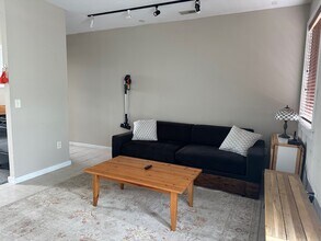 320 Randolph Ave in Cape Charles, VA - Foto de edificio - Building Photo