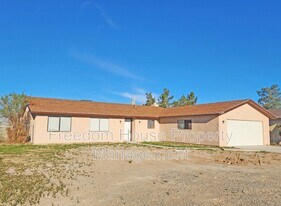 1930 Kearney St in Pahrump, NV - Building Photo