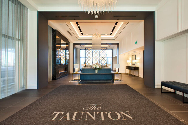 The Taunton Apartments in Oakville, ON - Building Photo - Building Photo