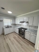 2208 Glen Iris Cir NW in Huntsville, AL - Building Photo - Building Photo