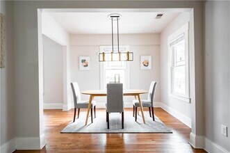 875 Oakhill Ave SW in Atlanta, GA - Building Photo - Building Photo
