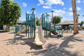 Villa Serena in Yuma, AZ - Building Photo - Building Photo