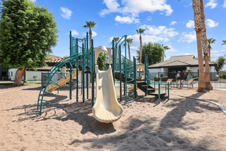 Villa Serena in Yuma, AZ - Building Photo - Building Photo