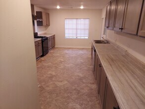 6 Sunset Circle B in Orange, TX - Building Photo - Building Photo
