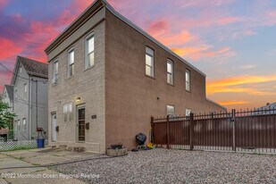 3022 S Wood Ave in Linden, NJ - Building Photo