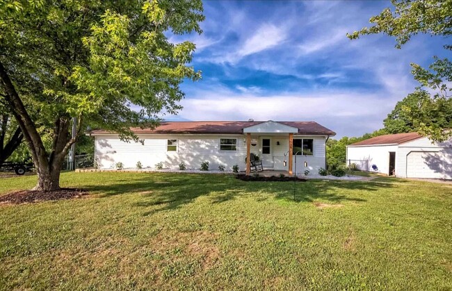 3738 Prison Rd in Marion, IL - Building Photo - Building Photo