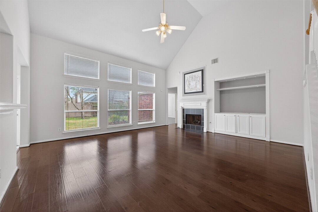 3127 Edgewood Dr in Pearland, TX - Building Photo