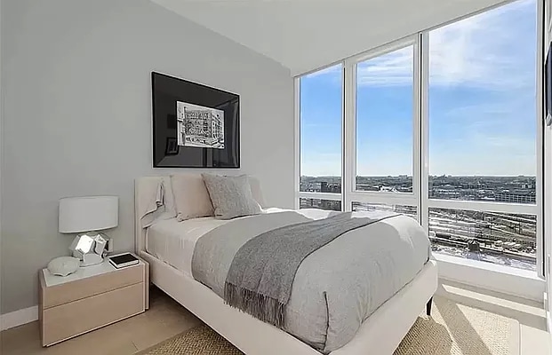 463 W 35th St in New York, NY - Building Photo