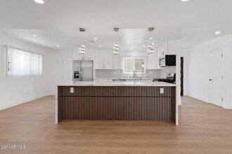 9800 Geyser Ave in Los Angeles, CA - Building Photo - Building Photo
