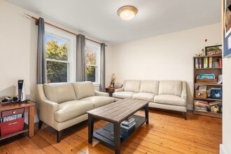 17 Lexington St in Weston, MA - Building Photo - Building Photo