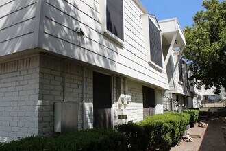 Ascent At Northgate in Austin, TX - Foto de edificio - Building Photo
