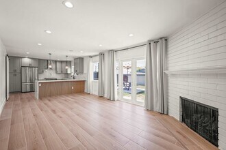 19000 Plummer St in Los Angeles, CA - Building Photo - Building Photo