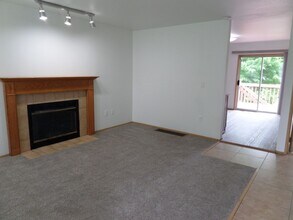 2947 58th Ave NE in Tacoma, WA - Building Photo - Building Photo