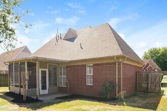5696 Nichols Dr in Southaven, MS - Building Photo - Building Photo