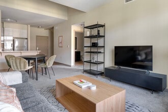 5200 Iron Horse Pkwy in Dublin, CA - Building Photo - Building Photo