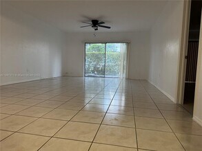 8315 SW 72nd Ave in Miami, FL - Building Photo - Building Photo