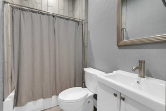 339 Wilkens Ave in San Antonio, TX - Building Photo - Building Photo