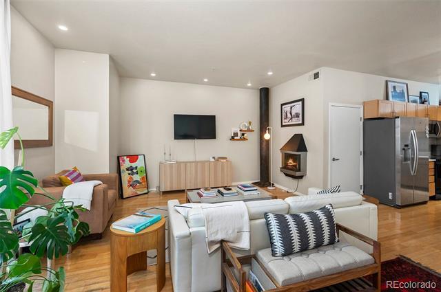 3225 Blake St in Denver, CO - Building Photo - Building Photo