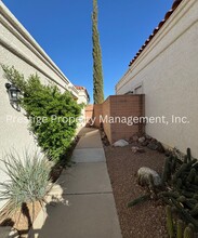 5468 N Vía Papavero in Tucson, AZ - Foto de edificio - Building Photo