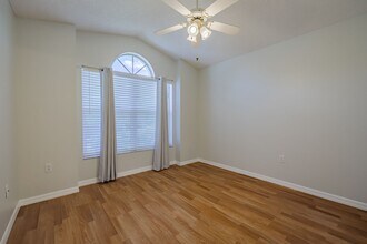 5417 83rd Terrace E in Sarasota, FL - Building Photo - Building Photo