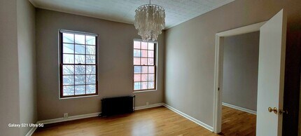 677 Leonard St, Unit 2 in Brooklyn, NY - Foto de edificio - Building Photo