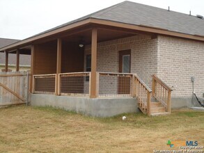 210 Stone Gate Dr in New Braunfels, TX - Building Photo - Building Photo