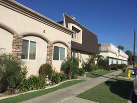 16685 Crenshaw Blvd, Unit Unit 5 in Torrance, CA - Building Photo