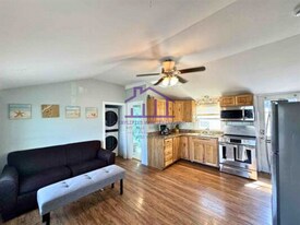 7 Perkins Ave in Hampton, NH - Building Photo