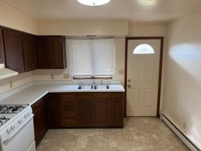 302 S John St in Thomasboro, IL - Building Photo - Building Photo