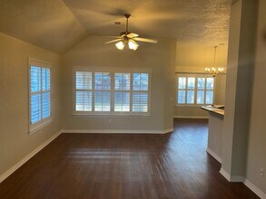 102 Kathi Ln in Georgetown, TX - Building Photo - Building Photo