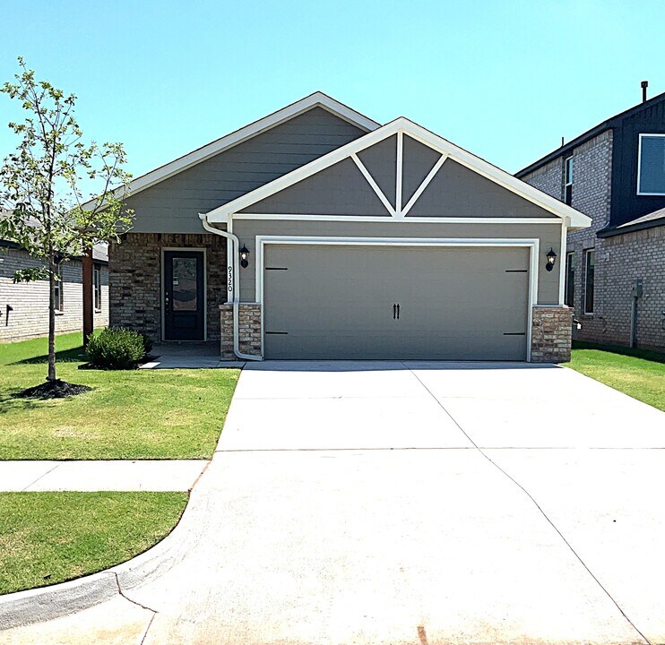9320 NW 126th St in Yukon, OK - Building Photo