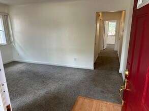 24448 Carlysle St in Dearborn, MI - Building Photo - Building Photo