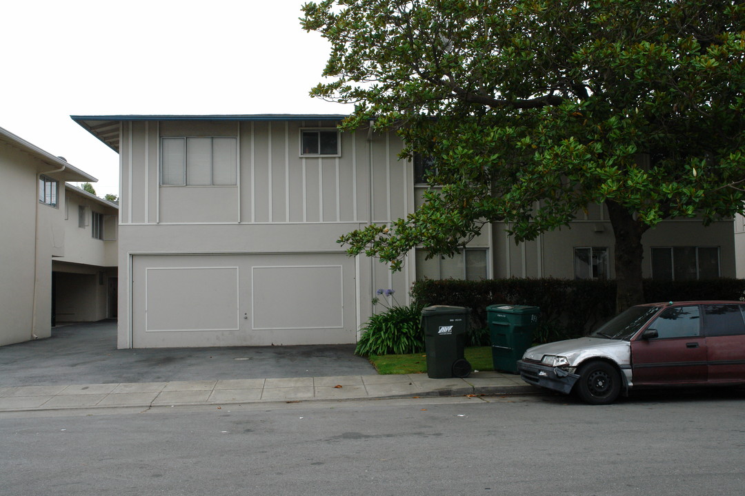 408 Studio Cir in San Mateo, CA - Building Photo