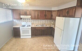 6728 St Olaf Dr in Berkeley, MO - Building Photo - Building Photo