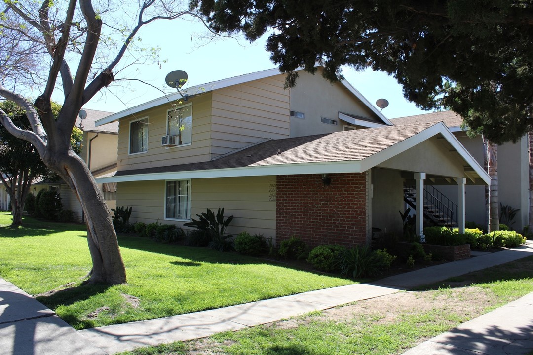 2022-2028 Evergreen St in La Verne, CA - Building Photo