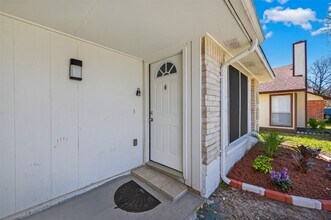 10726 Village Trail Dr in Houston, TX - Building Photo - Building Photo