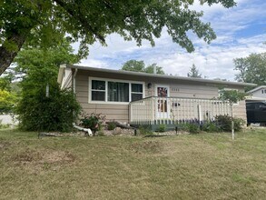 2202 Alamo Dr in Rapid City, SD - Building Photo - Building Photo