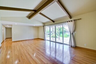 1084 Bluebird Ave in Santa Clara, CA - Building Photo - Building Photo