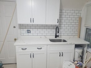 293 Grove Ave, Unit 2nd in Warwick, RI - Building Photo - Building Photo