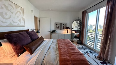 Idea1 Apartments in San Diego, CA - Building Photo - Interior Photo