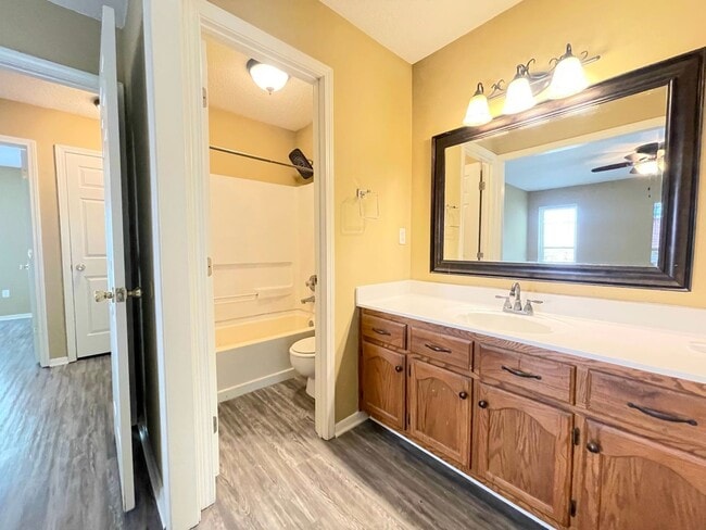 10350 Yates Dr in Olive Branch, MS - Building Photo - Building Photo