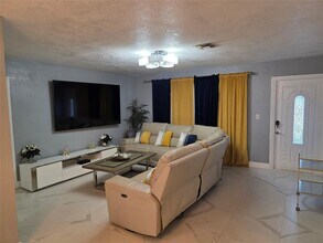 1501 NW 62nd Terrace in Sunrise, FL - Building Photo - Building Photo