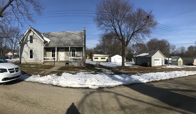property at 511 S 2nd St