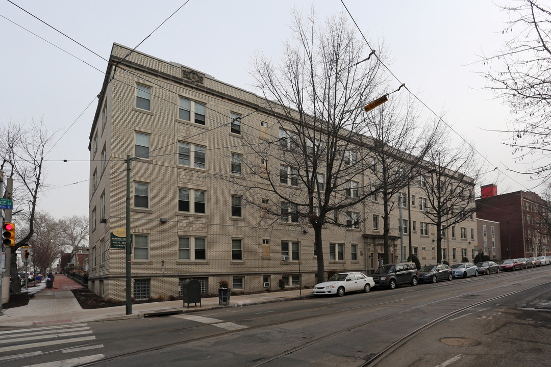 Spruce Hall in Philadelphia, PA - Foto de edificio