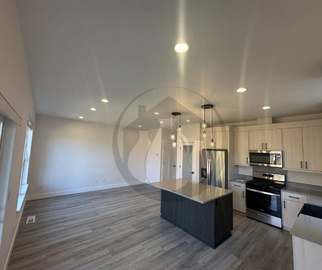 6935 Talloc Ave SE in Salem, OR - Building Photo - Building Photo