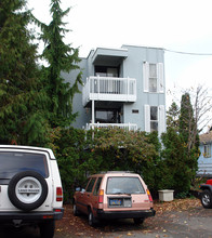 2219 Minor Ave E in Seattle, WA - Building Photo - Building Photo